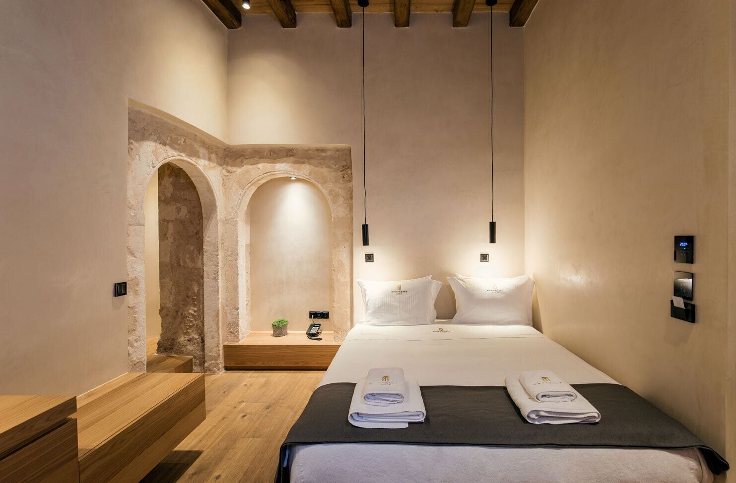 SIGNATURE, SUITE, HOT TUB, PATIO