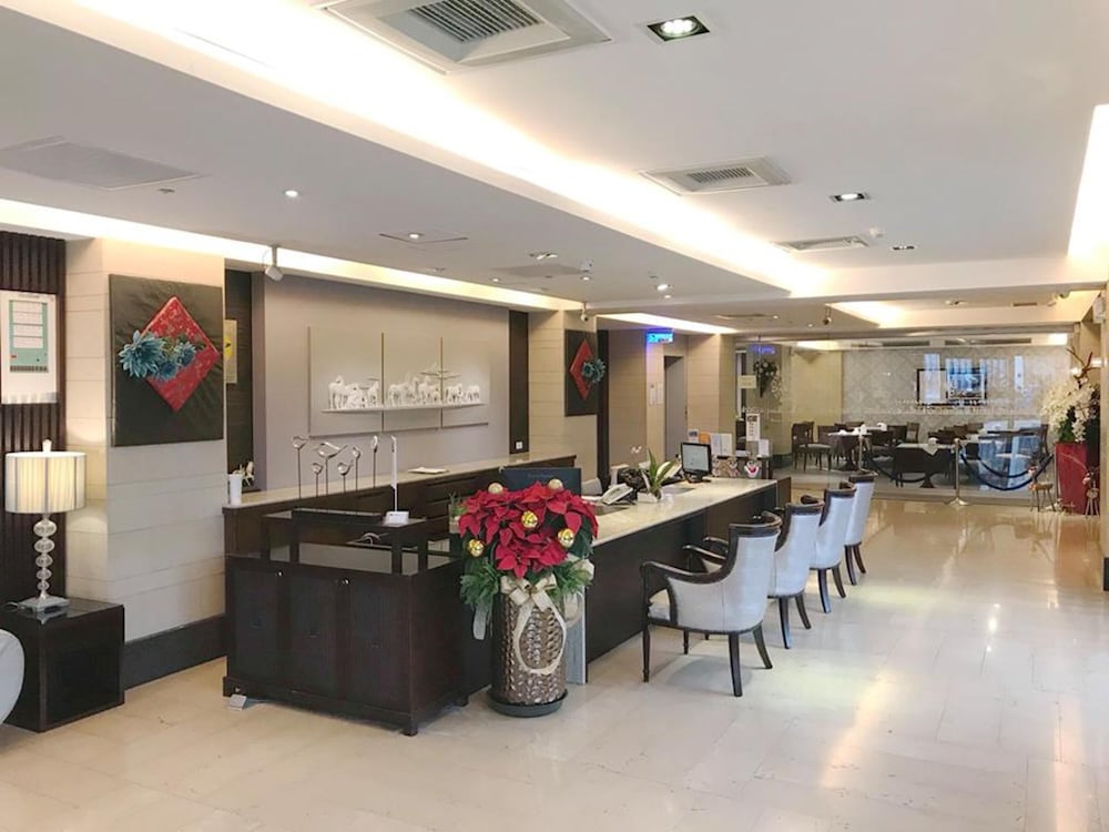 Unique Holiday Hotel 7/32