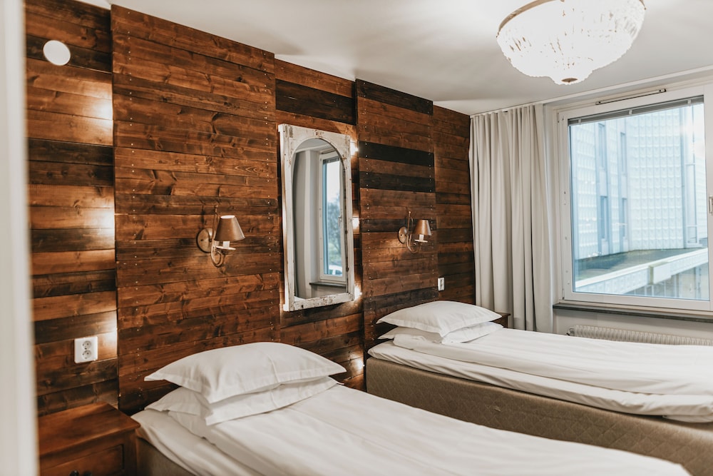 Strand Hotell 17/50