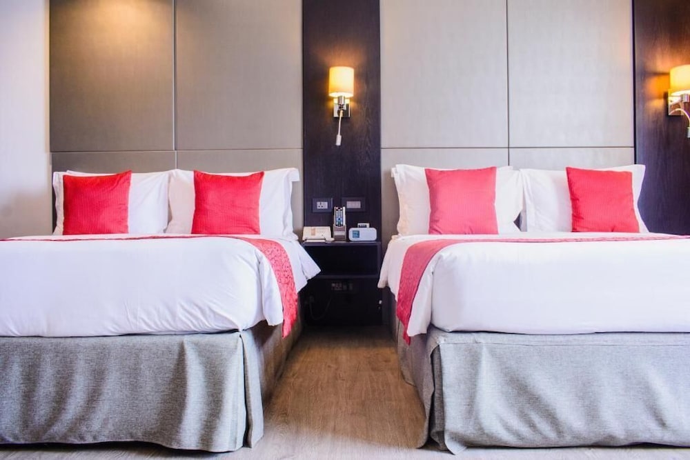 JUNIOR SUITE, QUEEN BED, SEA VIEW