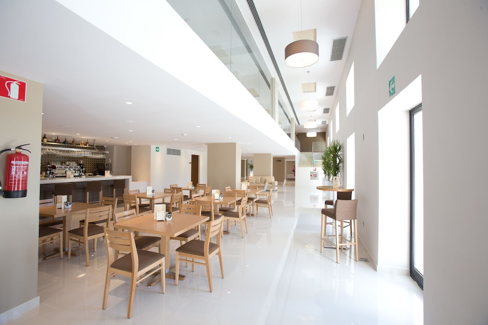 Hotel M A Sevilla Congresos 56/73