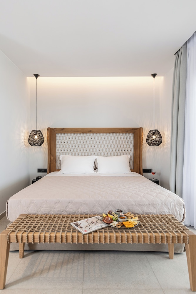 EXECUTIVE, DOUBLE BED, GARDEN VIEW