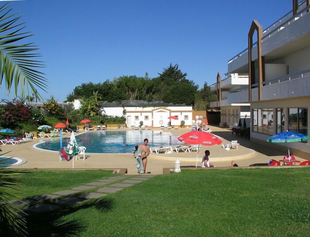 Luar Hotel 33/47