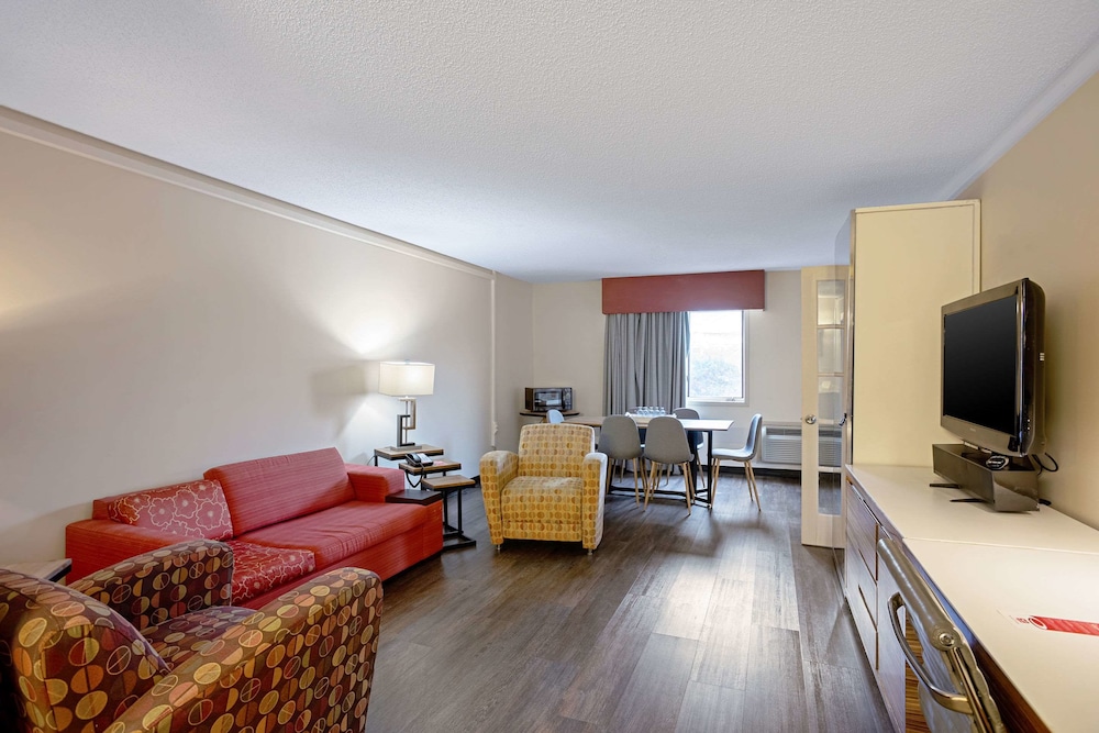 Quality Inn Frontier at US Hwy 30 22/34