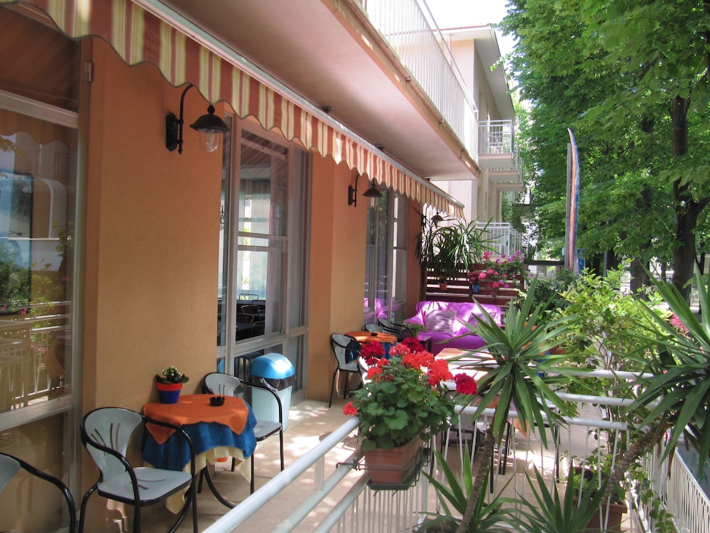 Villa Elia Hotel 4/40