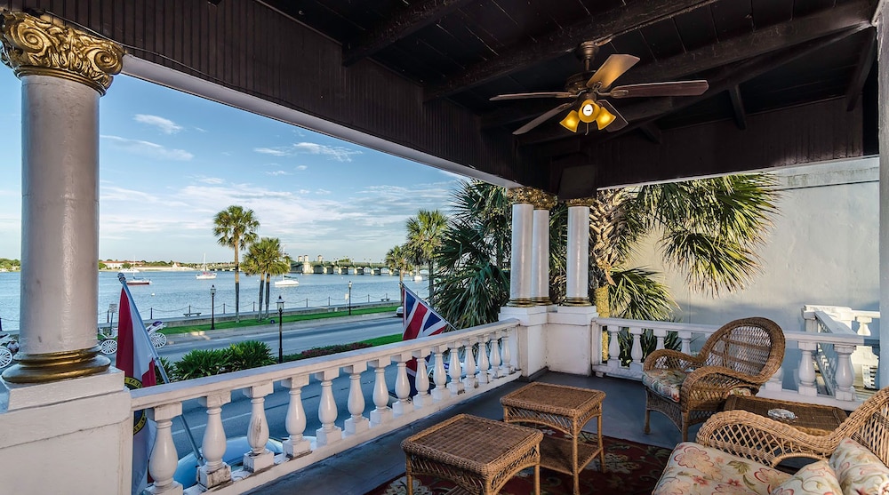 Casablanca Inn On The Bay 29/49