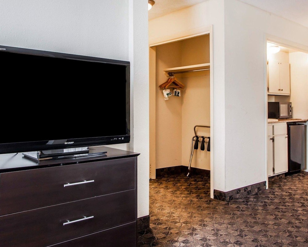Quality Inn Saint Louis Airport 23/43