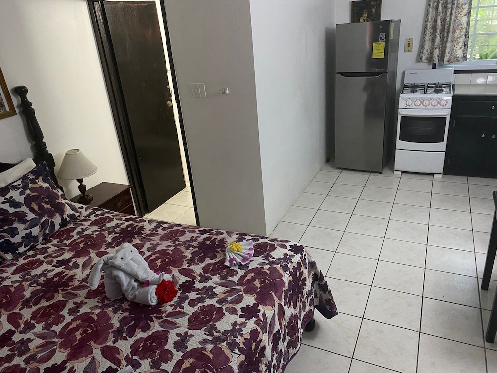 Firefly Beach Cottages and Suites 20/78