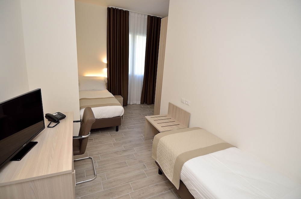 Hotel Nuova Mestre 28/69