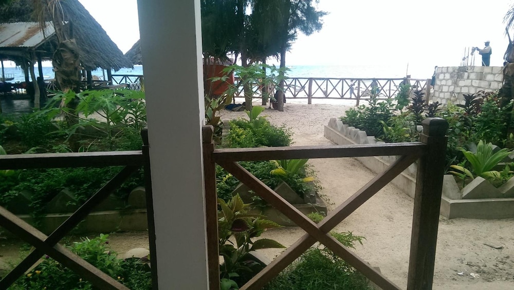 Union Beach Bungalows 21/27