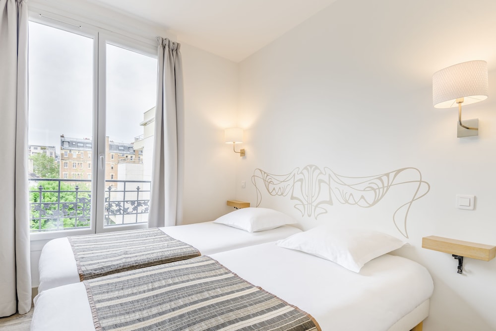 HOTEL KORNER EIFFEL 14/50