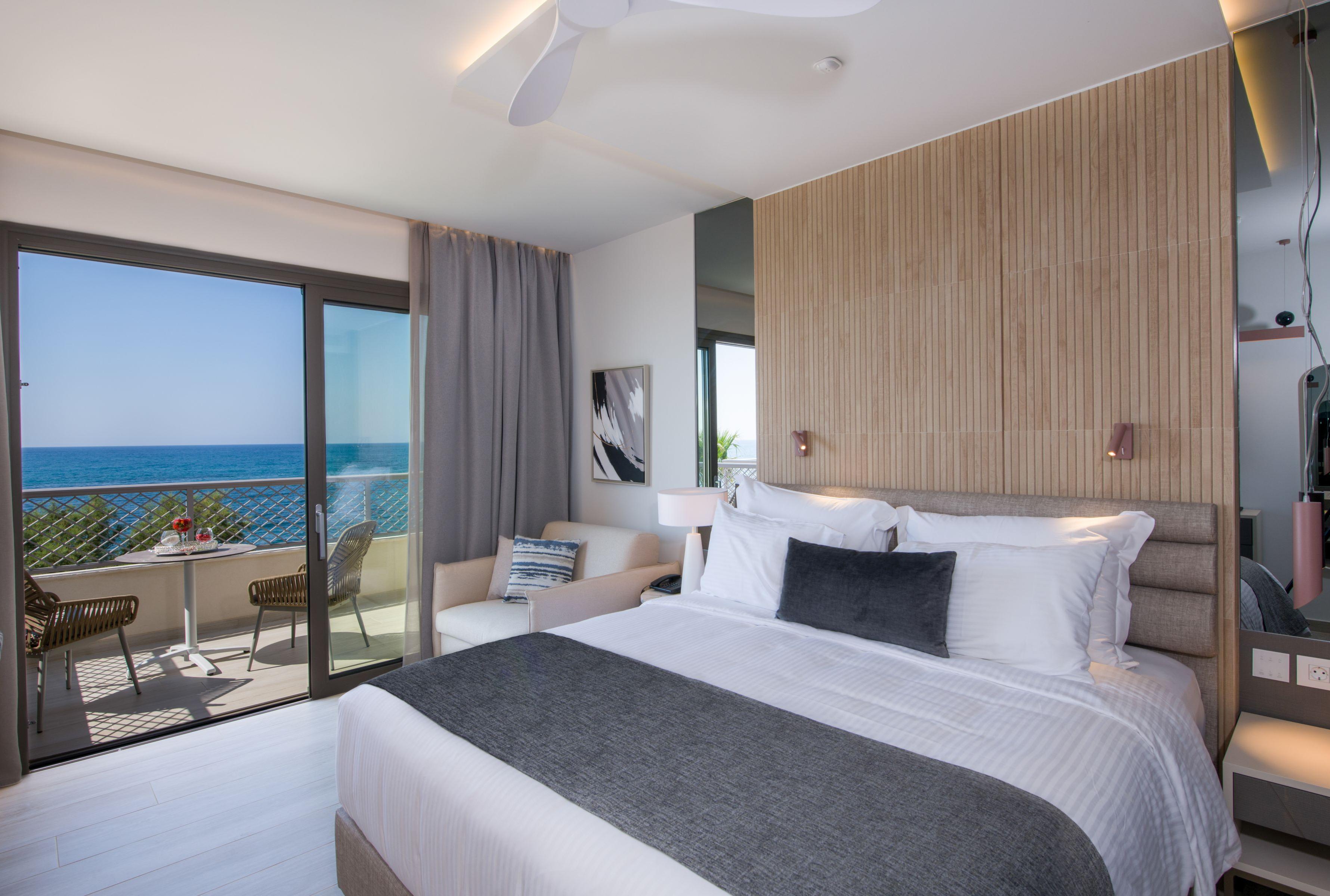 Superior, Sea Front