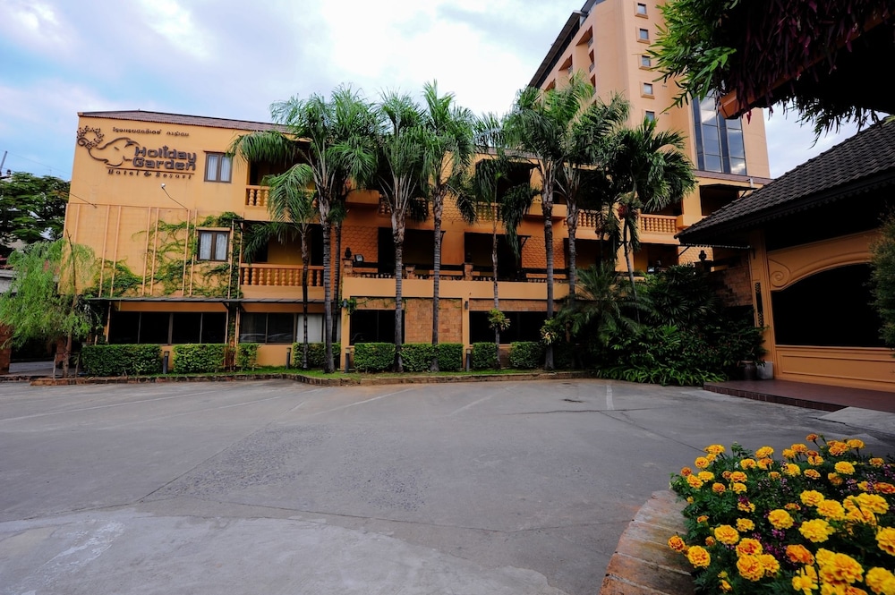 Holiday Garden Hotel And Resort 32/49