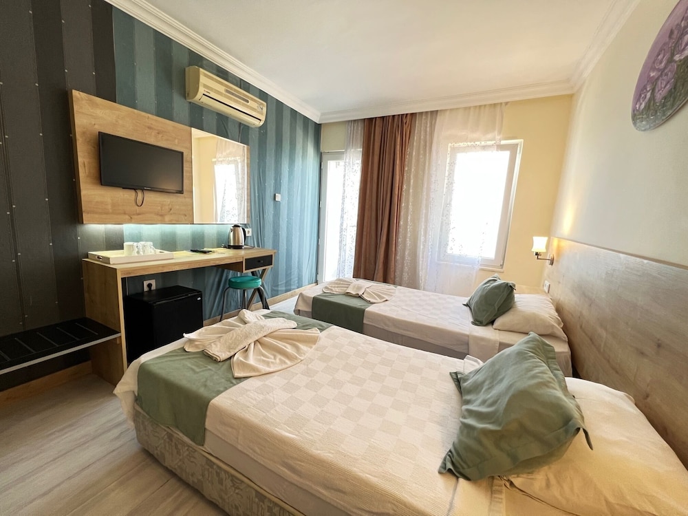 Ibrahim Bey Hotel 12/50