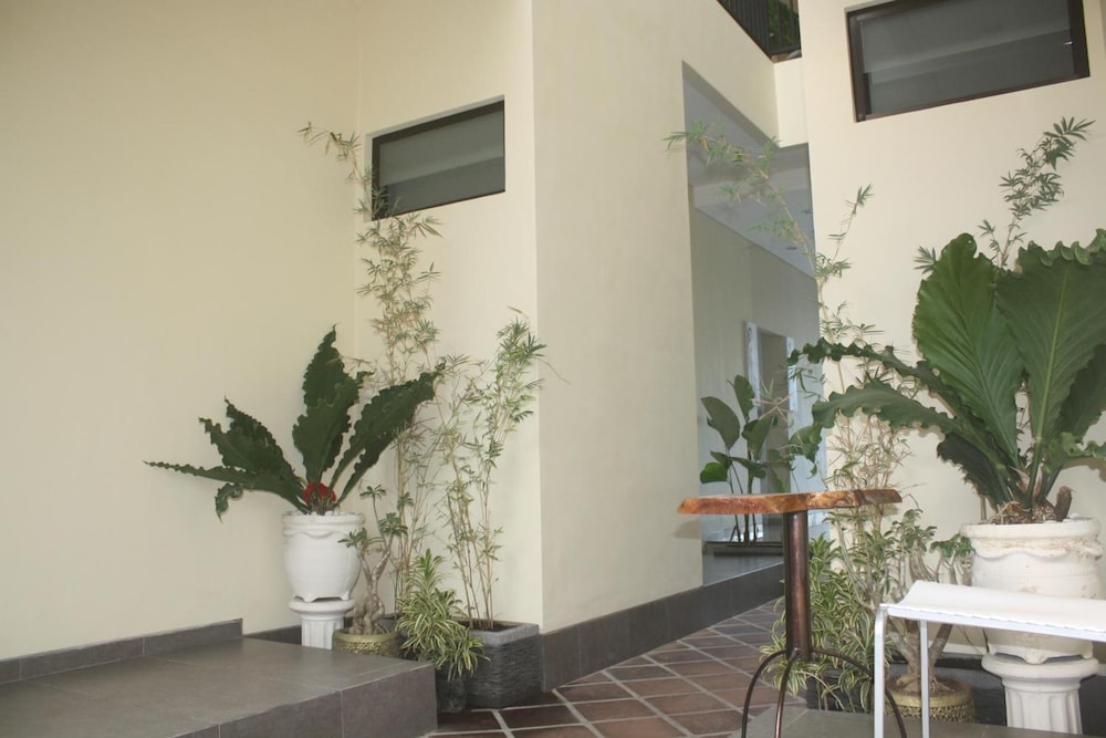 Hotel Mandari 18/65