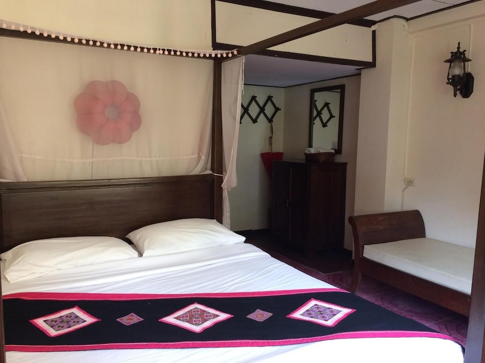 Changpuak Hotel 24/53
