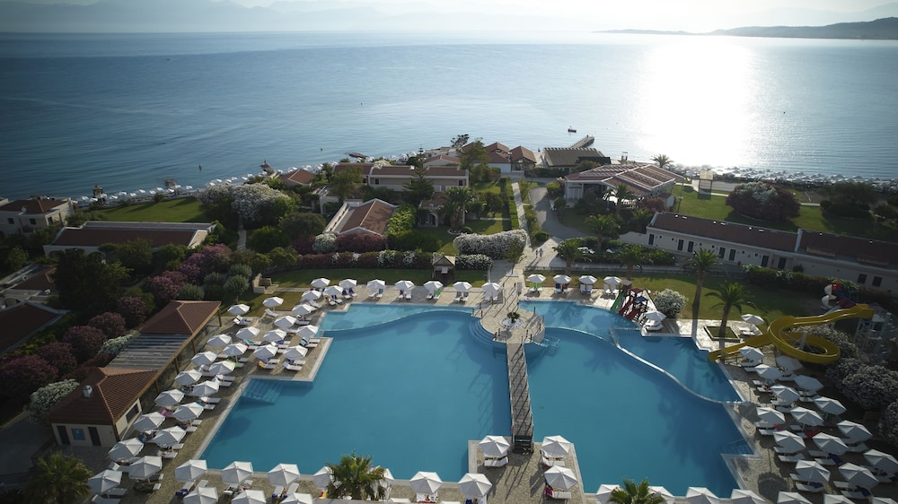 Roda Beach Resort & Spa 45/49