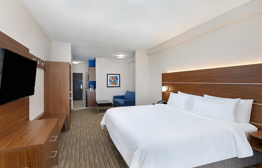 Holiday Inn Express & Suites Birmingham - Inverness 280, an IHG Hotel 22/74