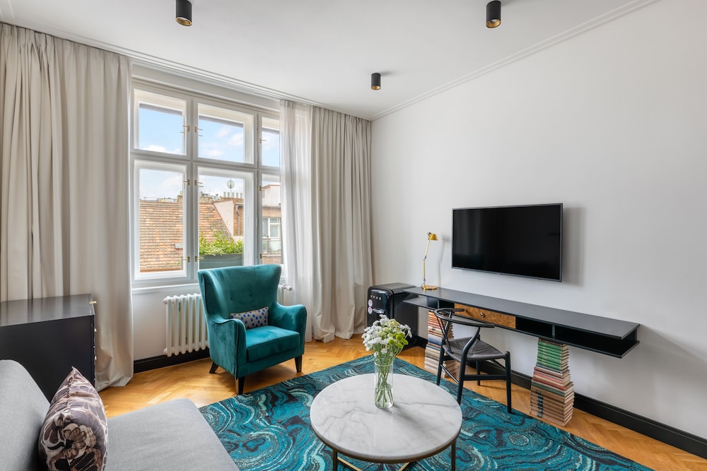 Hotel Republika and Suites 25/41