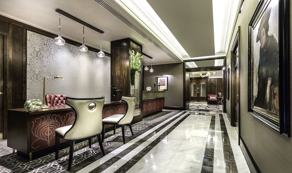 51 Buckingham Gatetaj Suites Residences 37/83