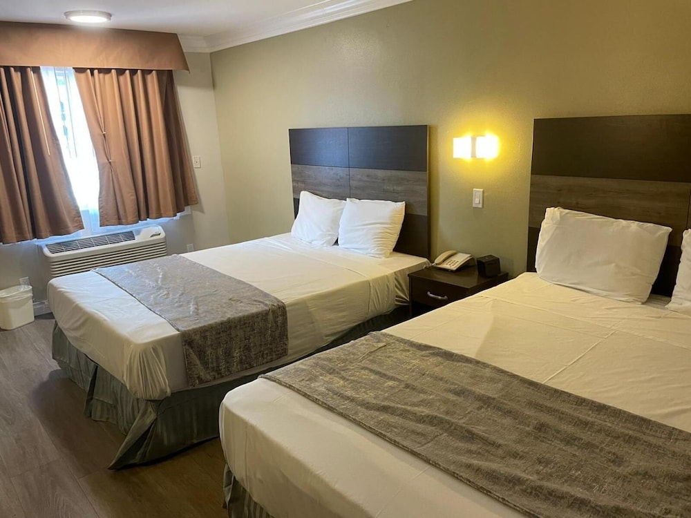 Colony Inn Buena Park 18/64