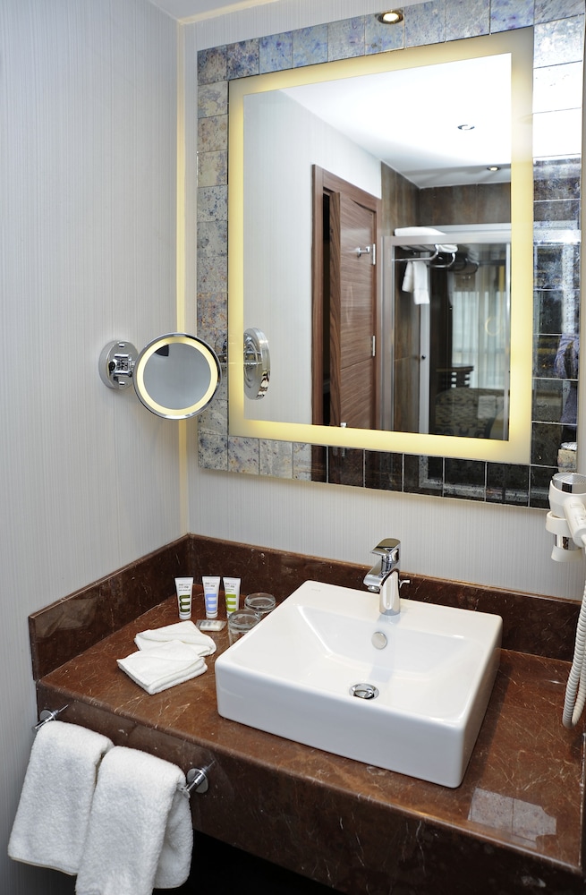 Hotel Mercure Istanbul Altunizade 67/67
