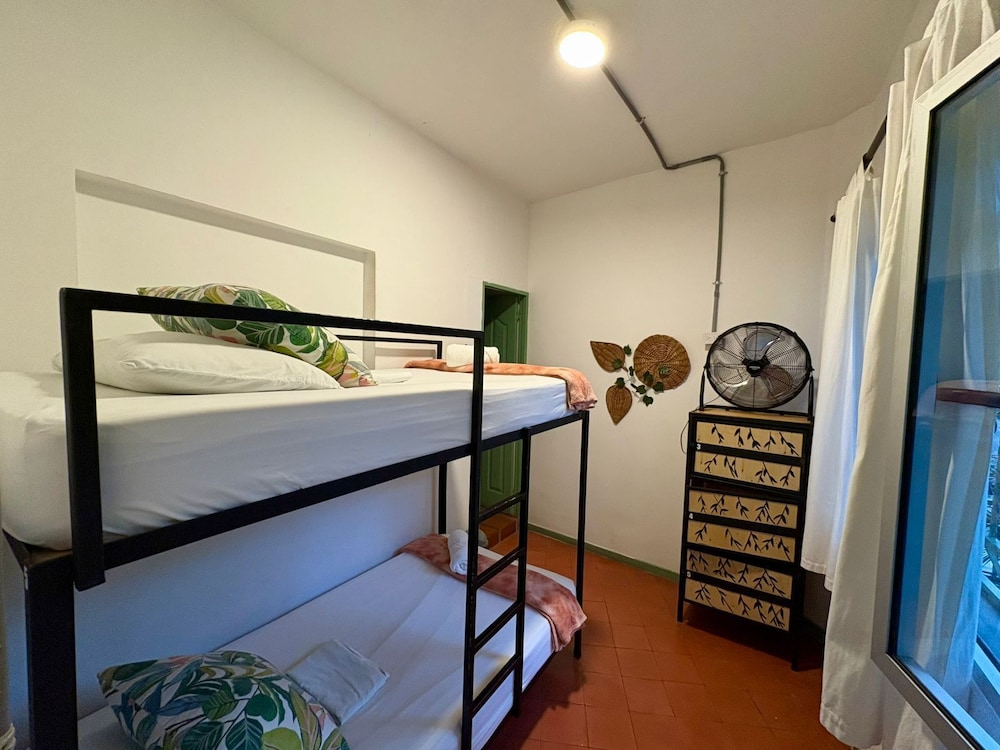 BASIC, DOUBLE BED