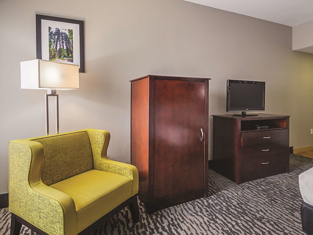 La Quinta Inn & Suites by Wyndham Fresno Northwest 29/44