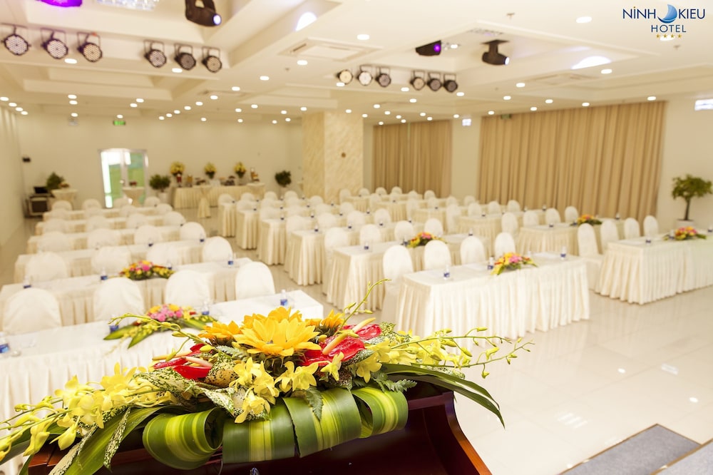 Ninh Kieu Riverside Hotel 52/70