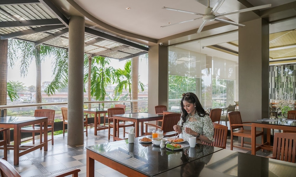 Grand Riverside Hotel Phitsanulok 61/65