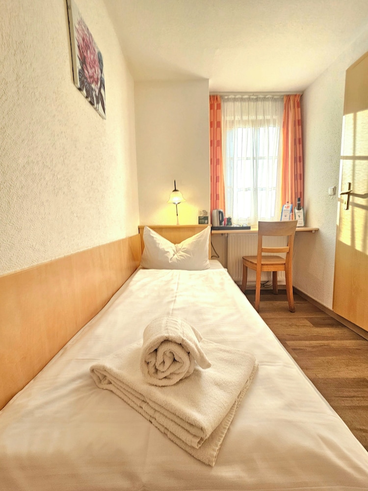 Historisches Hotel Weinrestaurant Zum Grünen Kranz 13/50