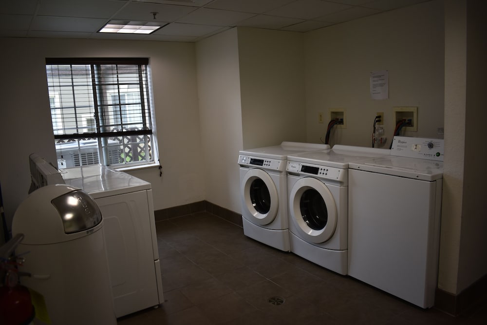Staybridge Suites Cranbury-South Brunswick 37/75