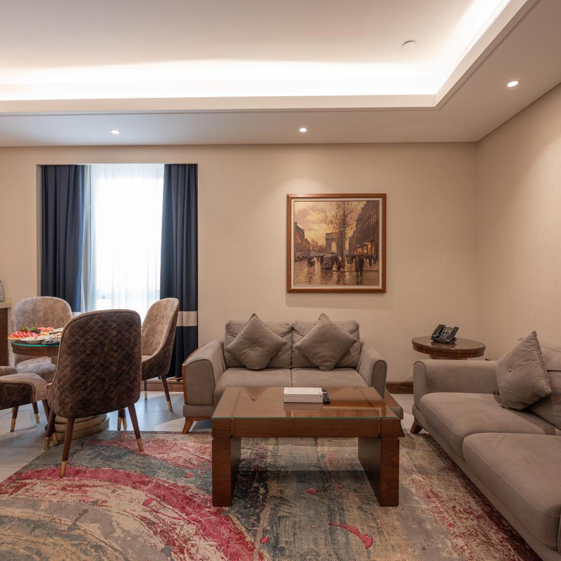 فندق ويك اند صاري(Weekend Hotel Sari) 64/80