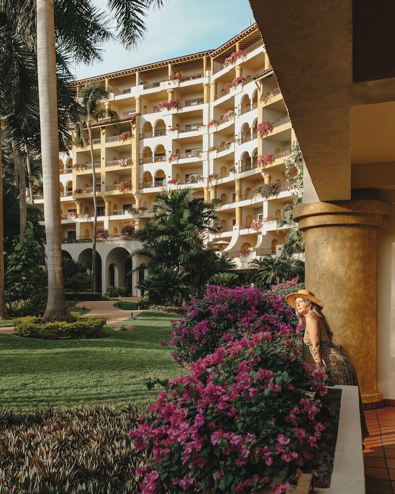 Velas Vallarta Suites Resort All Inclusive 13/99