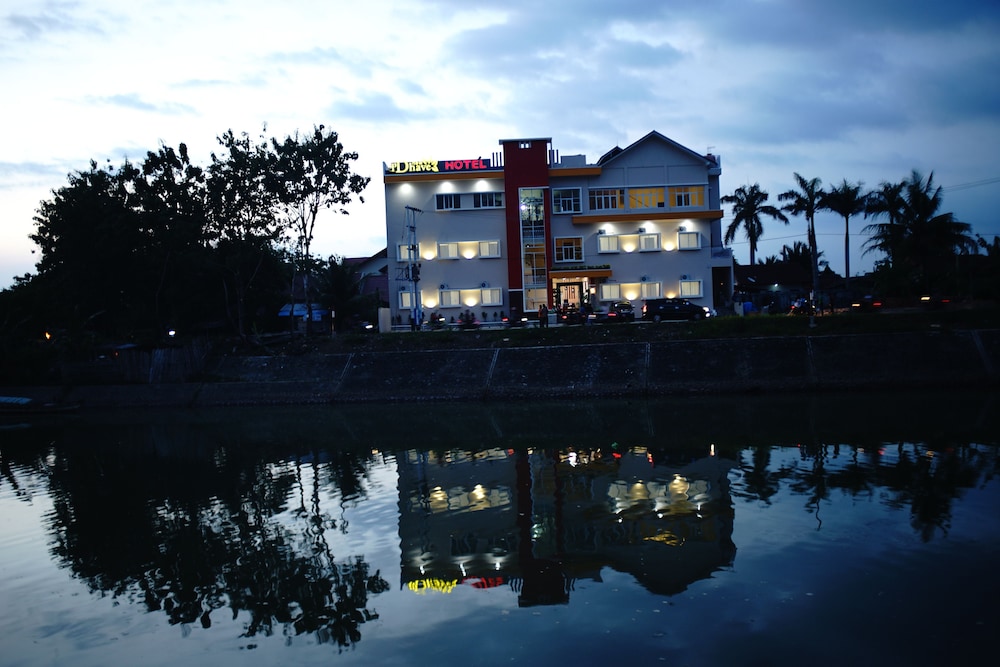 New D'dhave Hotel 40/41