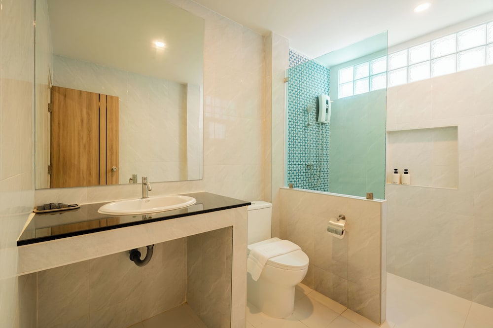 Phi Phi Anita Resort 75/76