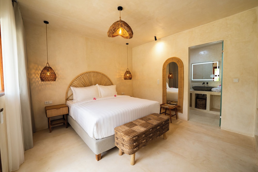 Divino Gili Air 15/47