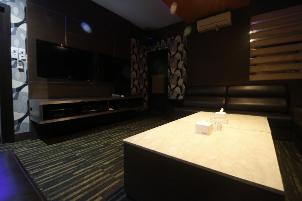 Reddoorz Plus Near Dc Mall Batam 29/39