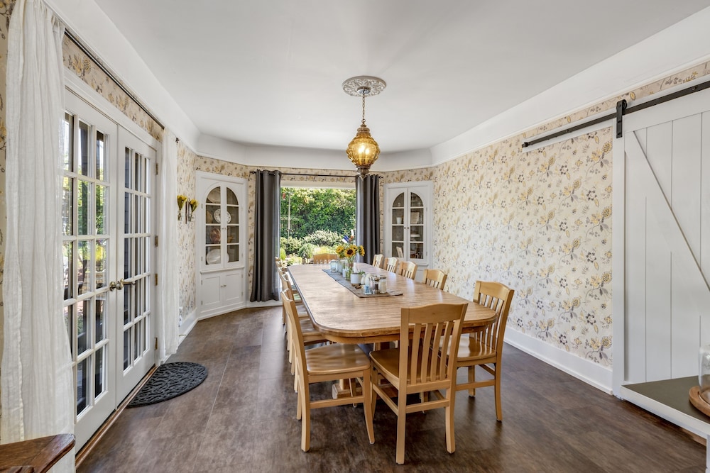 Oak Hill Bed & Breakfast 3/50