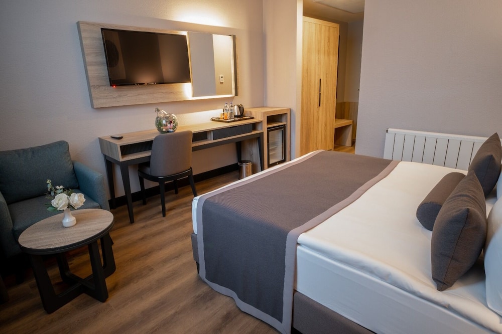 Mayi Hotel 27/55