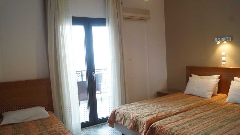 Sunset Hotel 14/69
