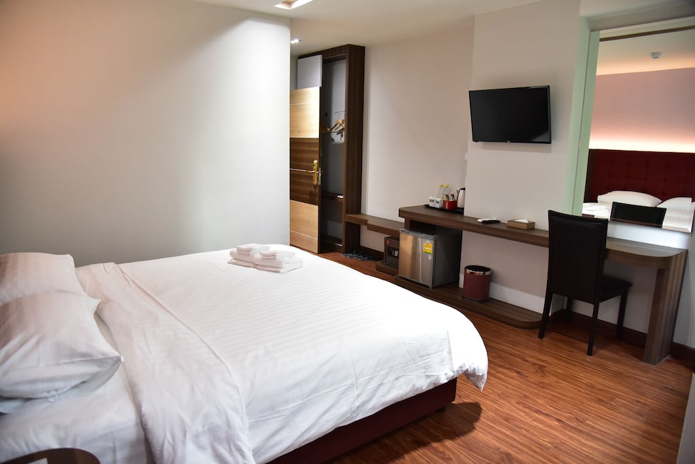 Grand Pink Hotel Hat Yai 8/49