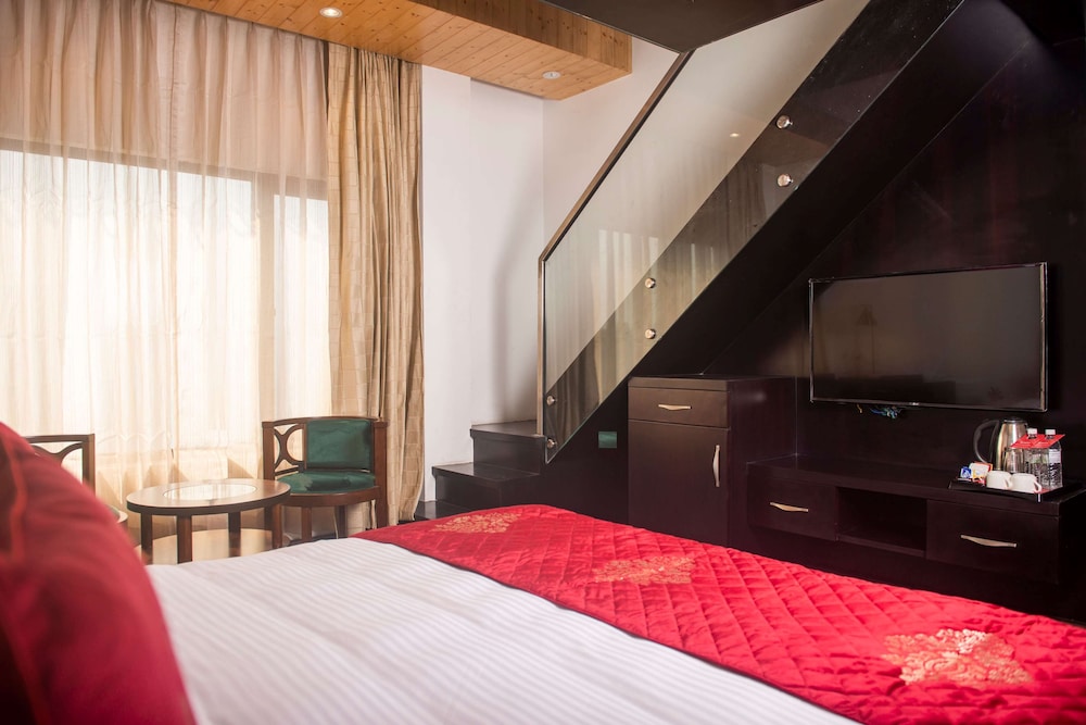 Ramada by Wyndham Gangtok Hotel & Casino Golden 15/50
