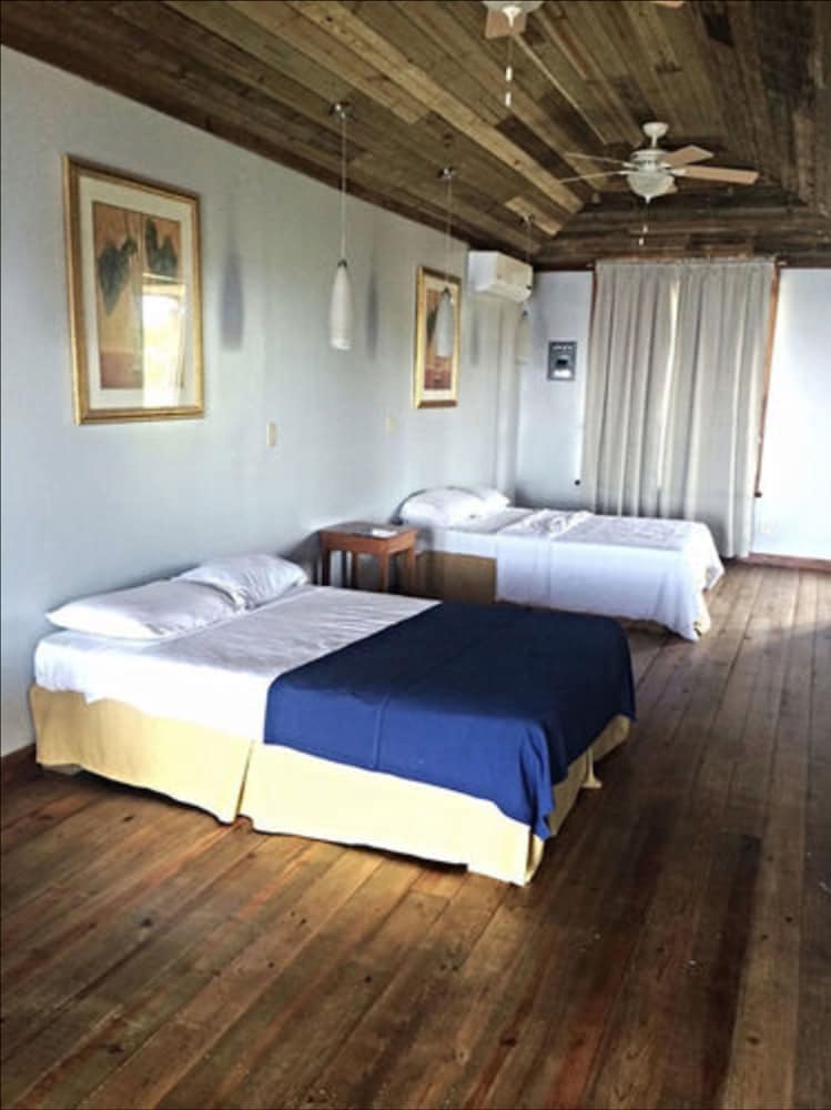 Lands End Hotel 15/71