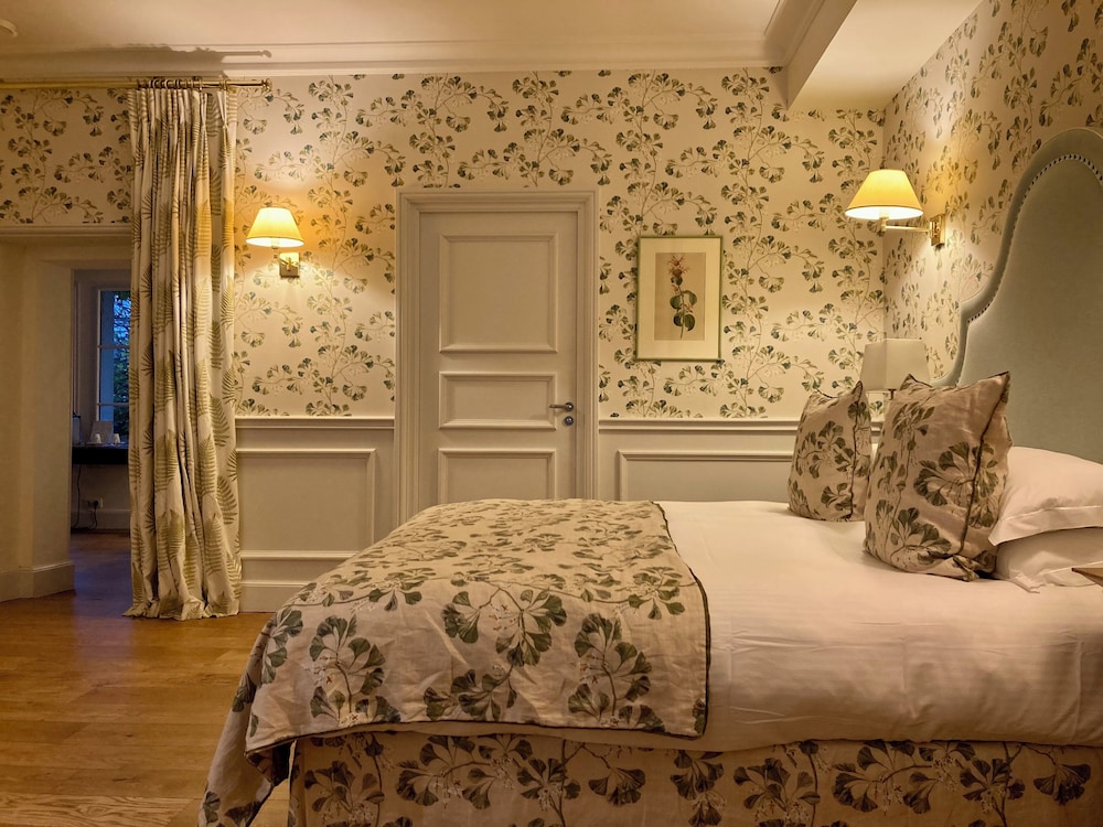 جناح بسريرين منفصلين، Chateau La Cheneviere 2/3