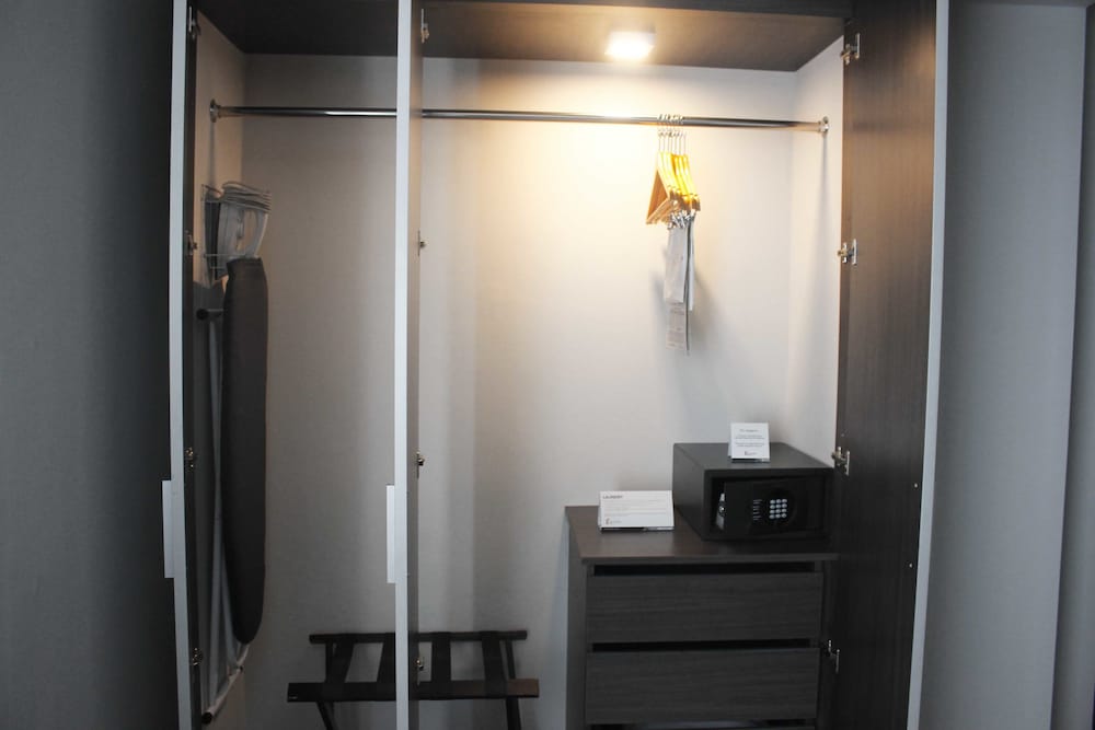 Sol de Oro Hotel And Suites 3/65