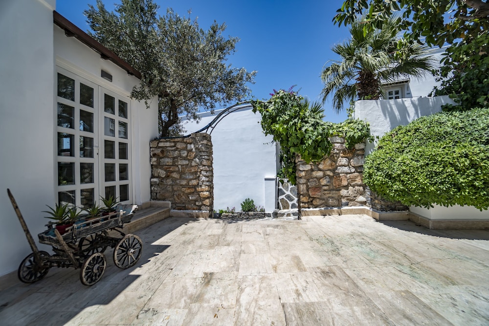 Manzara Boutique Hotel 63/71