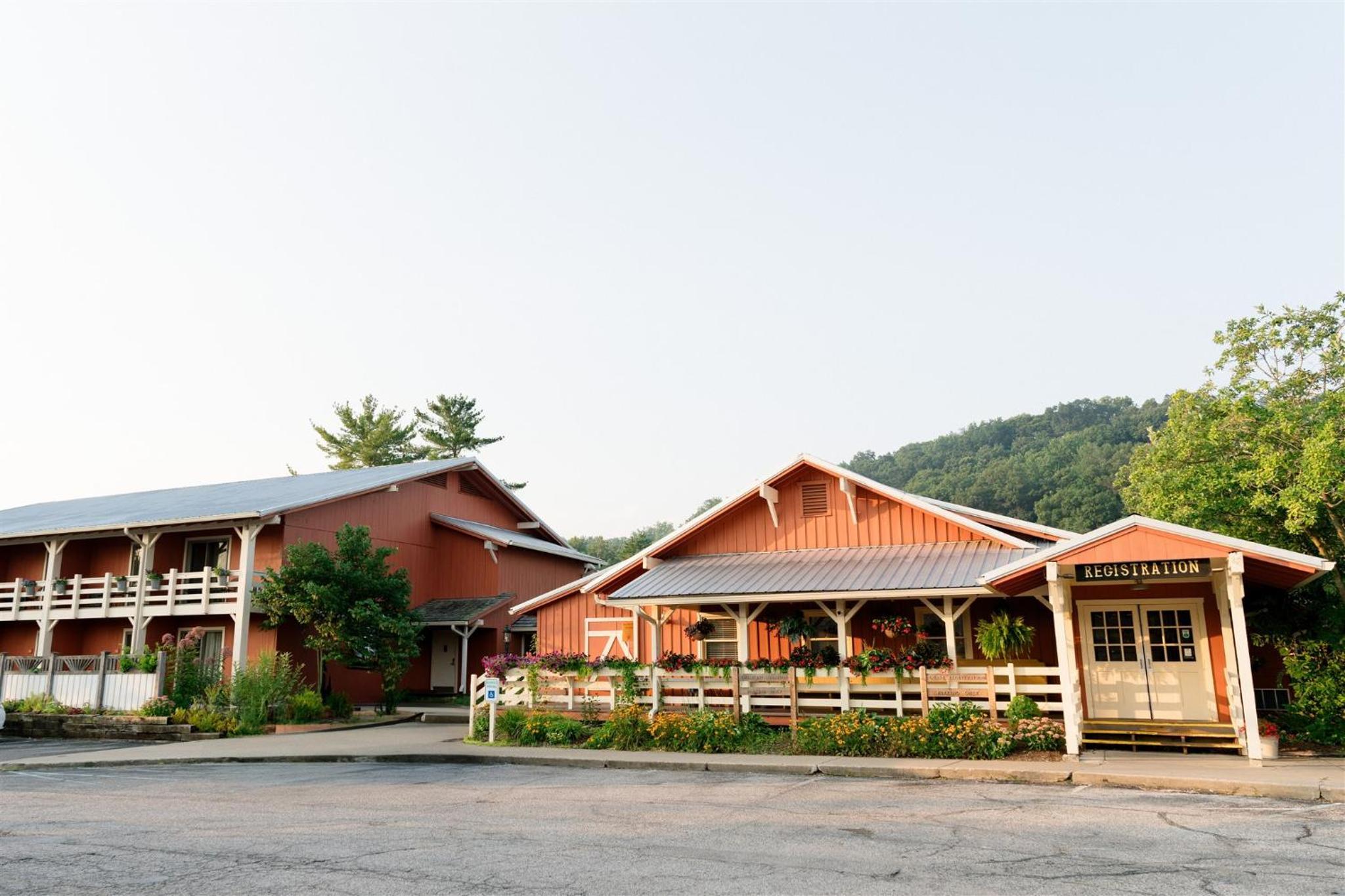 Brown County Inn 2/50