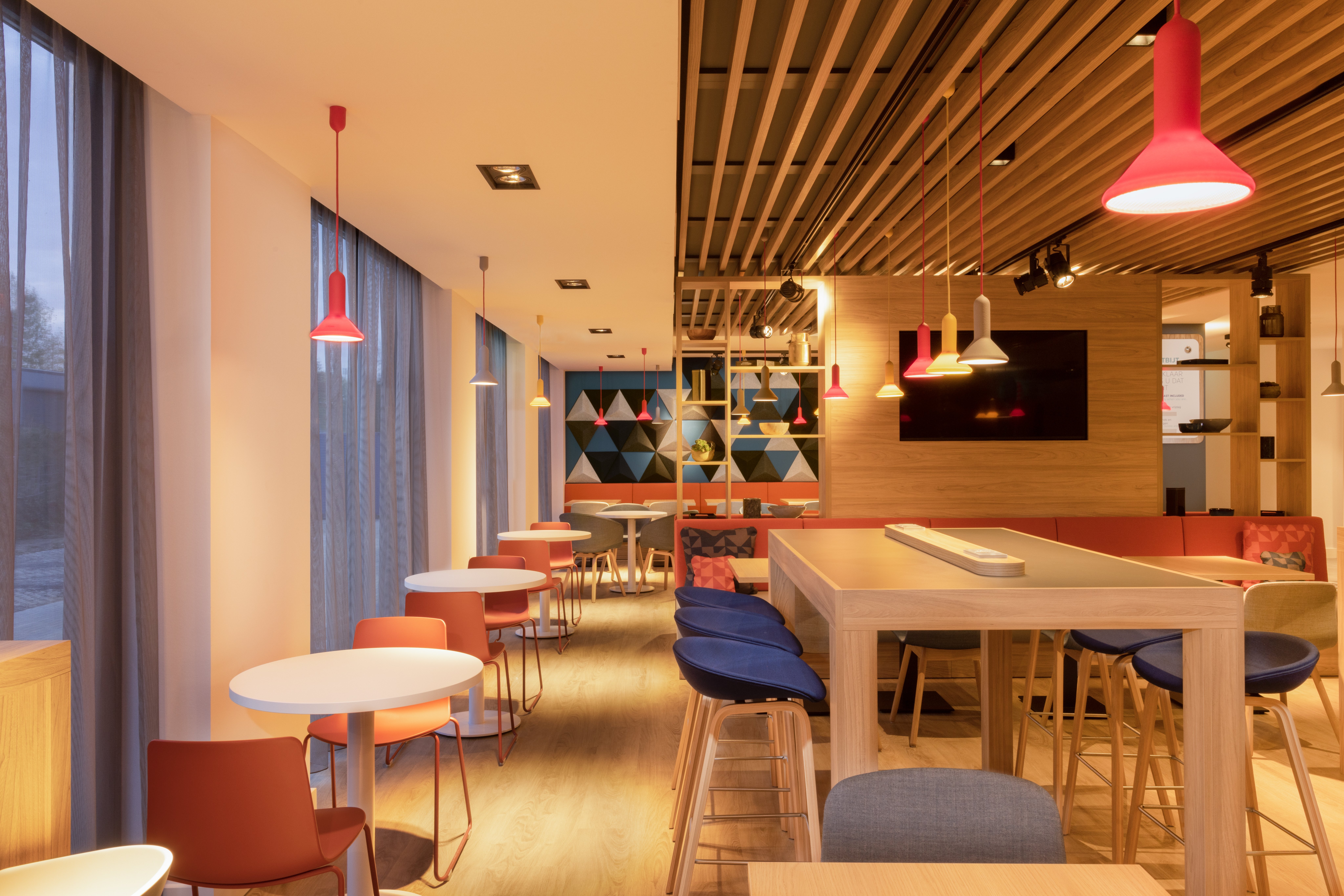 Holiday Inn Express & Suites Deventer 11/14