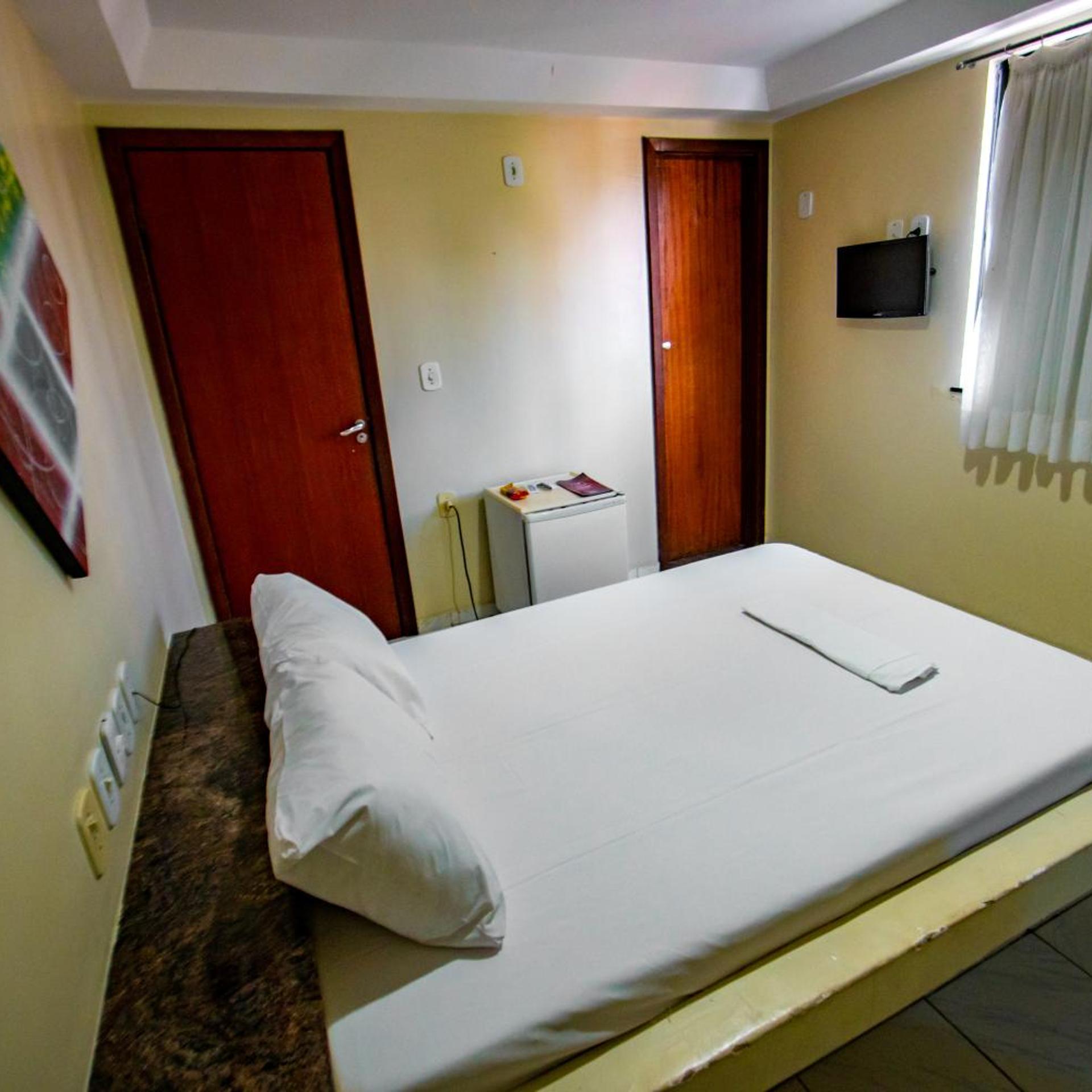 Hotel Piramide Paulo VI 16/50